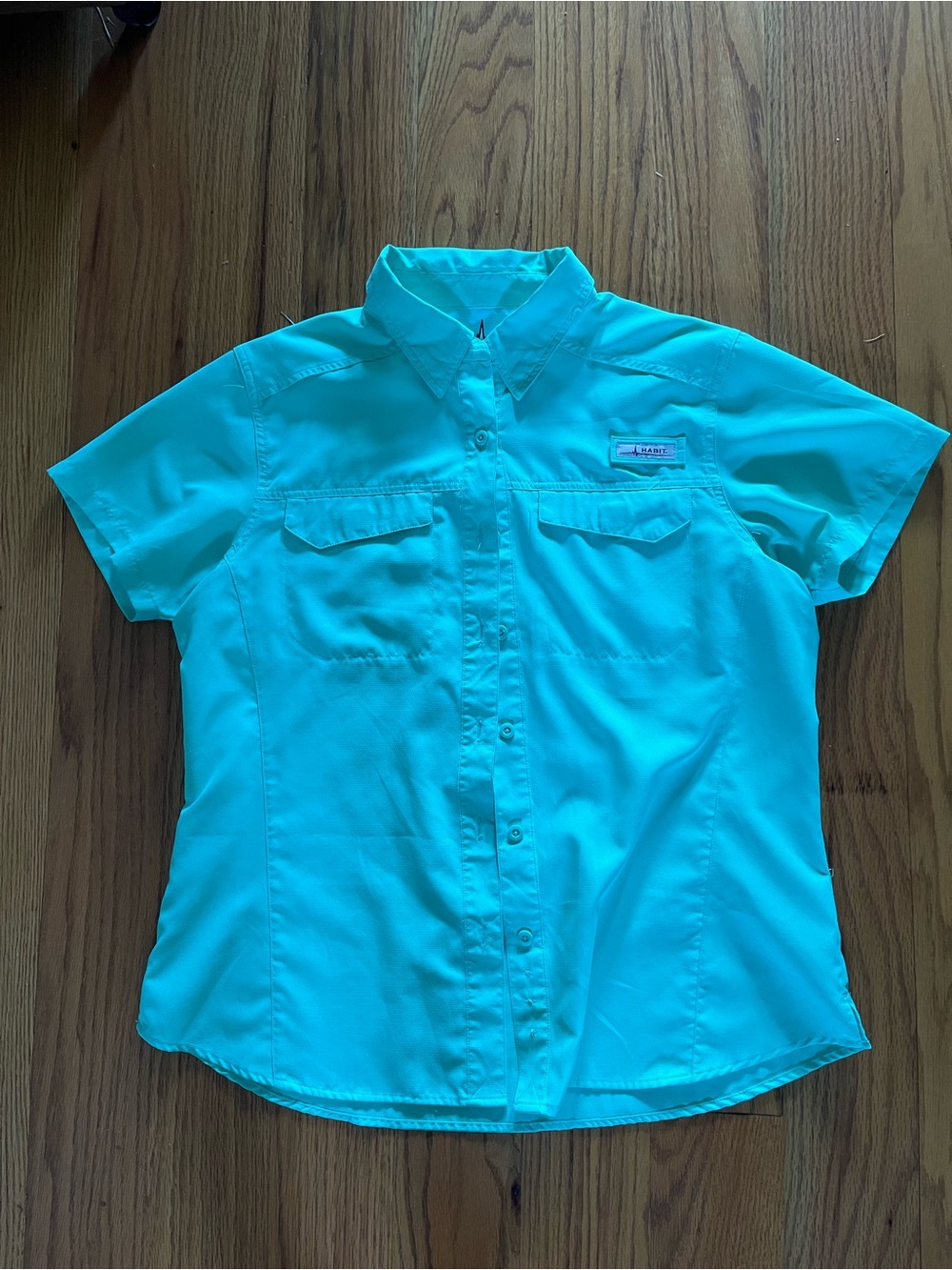 Women's Short-Sleeve mint green Button-Up Shirt